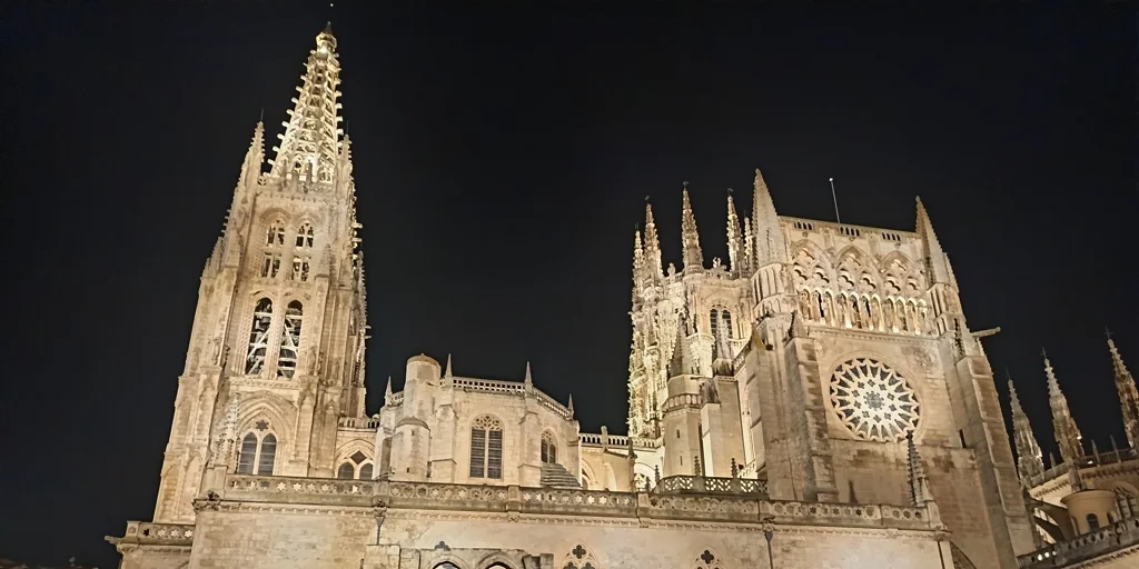 catedralburgos-U44508640077LuR-1024x512@diario_abc.jpg