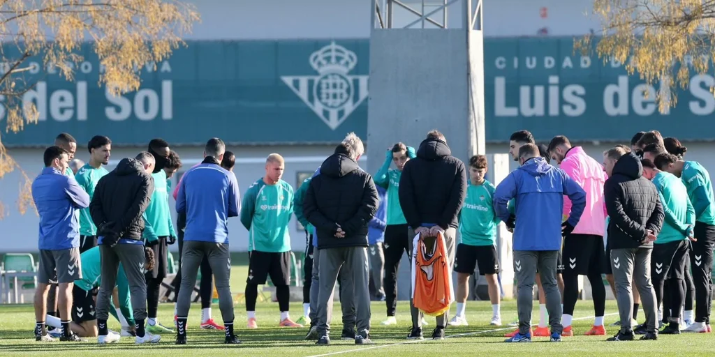 charla-pellegrini-olmedo-betis-U14712375187BEH-1024x512@diario_abc.jpg