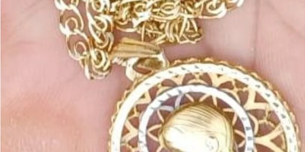 collar-oro-robado-U62610062033yMn-1024x512@diario_abc.jpg