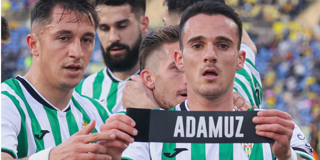 cordobacf-adamuz-homenaje-U37075265688kMY-1024x512@diario_abc.jpg
