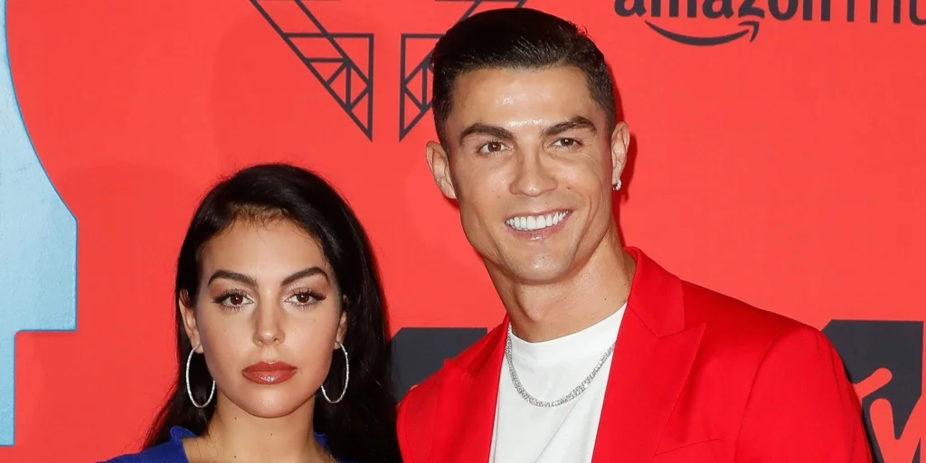 cristiano-georgina-cumpleanos-U55113631646UIU-1024x512@diario_abc.jpg