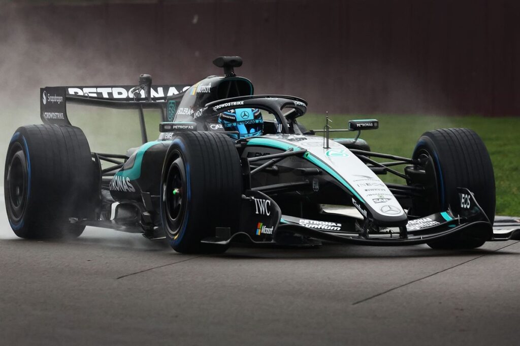 george-russell-mercedes-w17-2.jpg