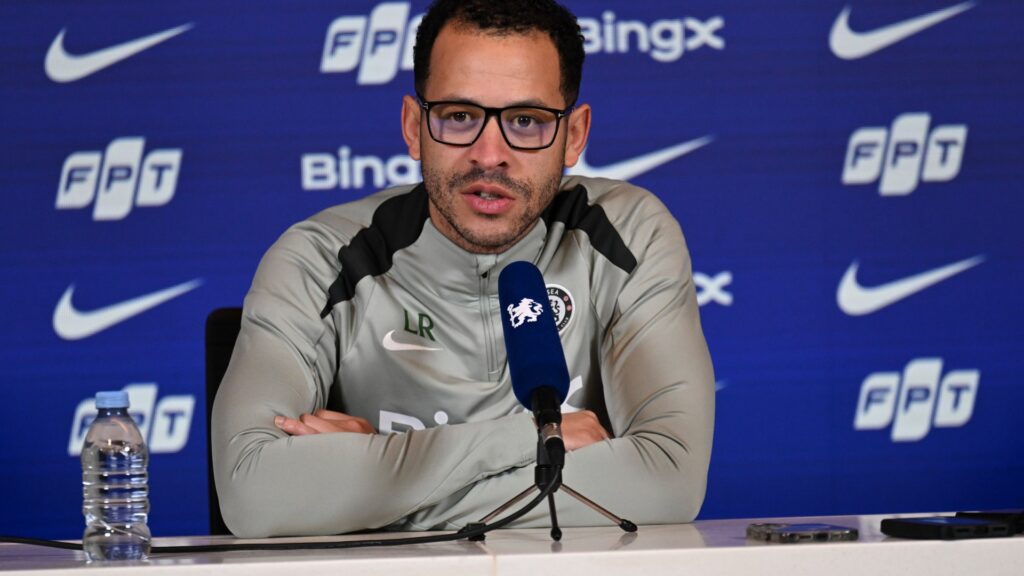 head-coach-liam-rosenior-chelsea-1053572832_ec4f7d.jpg