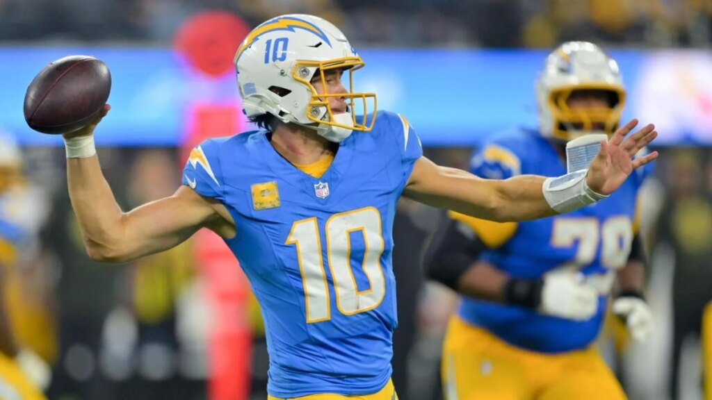 justin-herbert-chargers.jpg