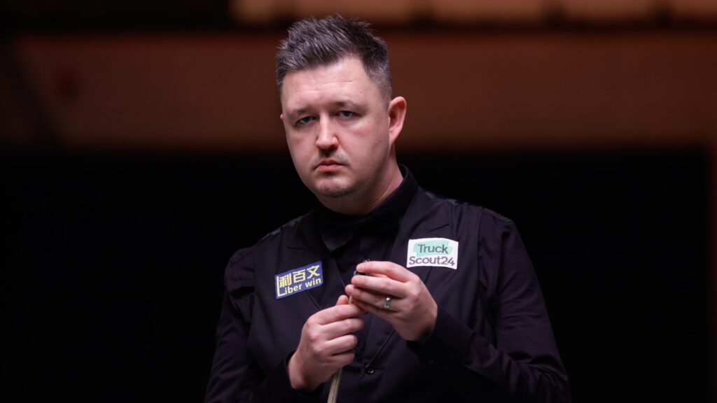 kyren-wilson-england-chalks-cue-1054404935.jpg