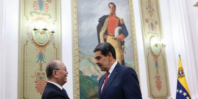 maduro-china-U05406363618IOL-1024x512@diario_abc.jpg