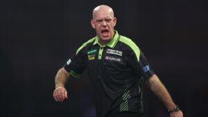 michael-van-gerwen-netherlands-reacts-1049223299_7cf920.jpg