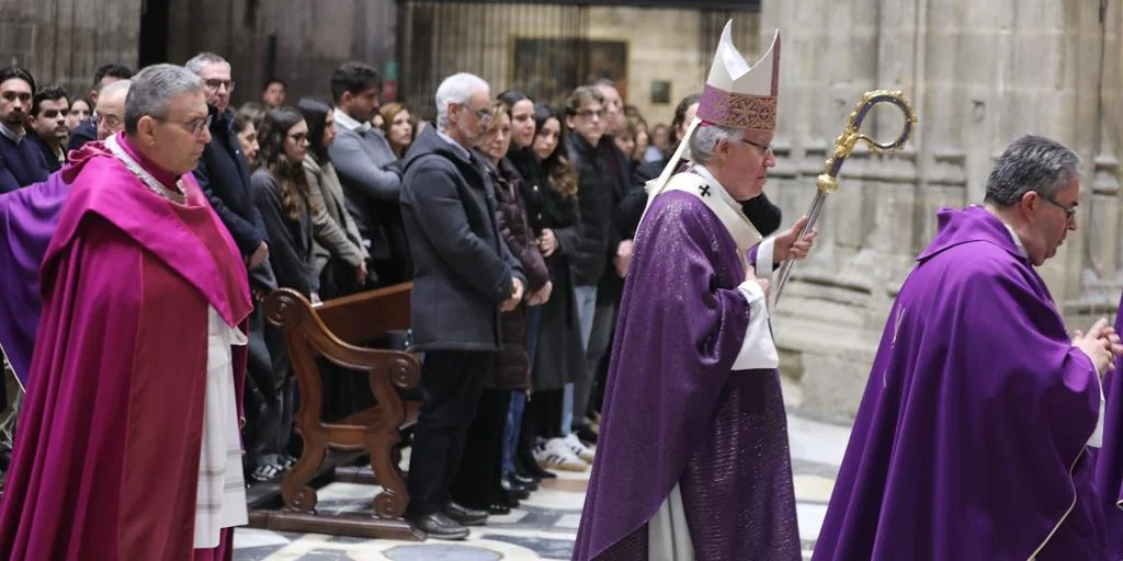 misa-catedral-sevilla-ksdC-1024x512@diario_abc.jpg