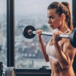 mujer-pesas-fuerza.jpeg