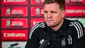 newcastle-manager-eddie-howe-holds-1050339859.jpg