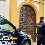 policia-iglesia-sanpedro-almeria-U01201453087XWj-1024x512@diario_abc.jpg