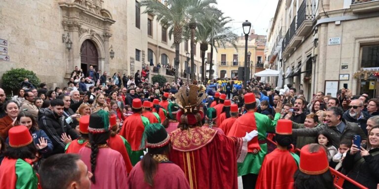 reyes-magos-almeria-gente-U07638534285qAz-1024x512@diario_abc.jpg