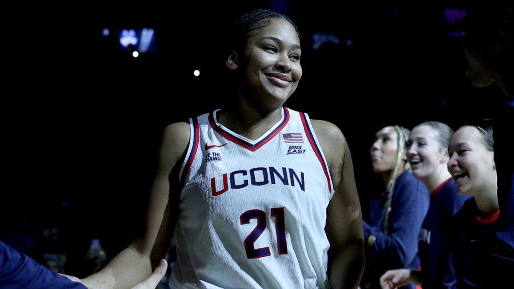 sarah-strong-uconn-getty.png