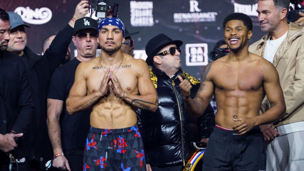 teofimo-lopez-shakur-stevenson-face-1055359064.jpg