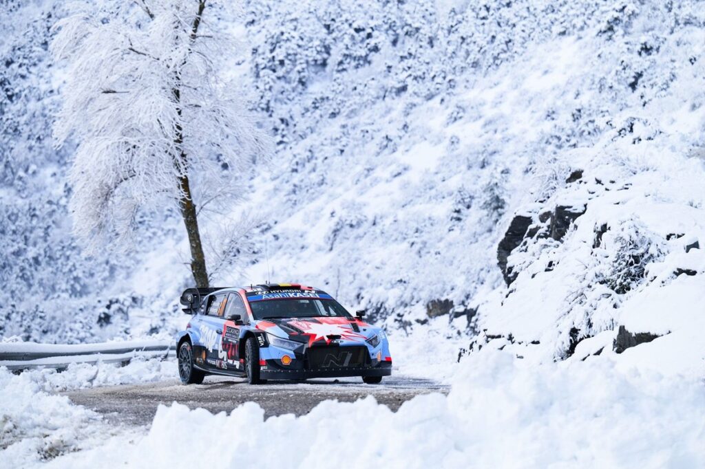 thierry-neuville-martijn-wydae-2.jpg