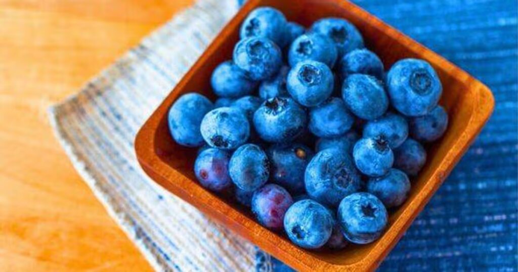 0_Blueberries-last-21-days-longer-without-turning-mushy-or-mouldy-if-stored-with-1-kitchen-item.jpg