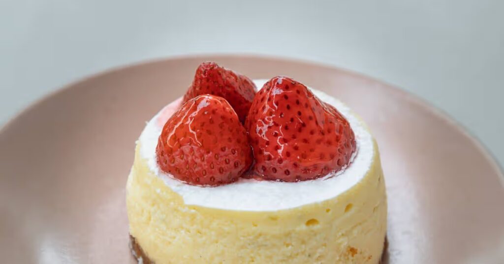 0_Delicious-homemade-Strawberry-Cheesecake.jpg