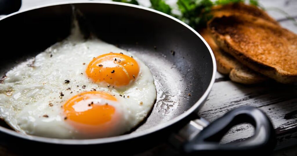 0_Fried-eggs-and-toasted-breads.jpg