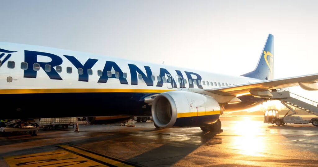 0_Ryanair-airplane-in-the-morning-ready-for-take-off.jpg