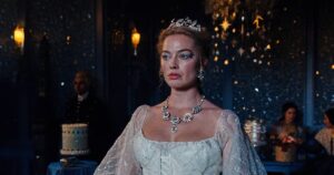 3_Margot-Robbie-26041533571520.jpg