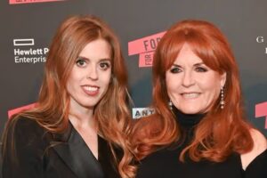 3_Princess-Beatrice-Sarah-Ferguson-and-Princess-Eugenie.jpg