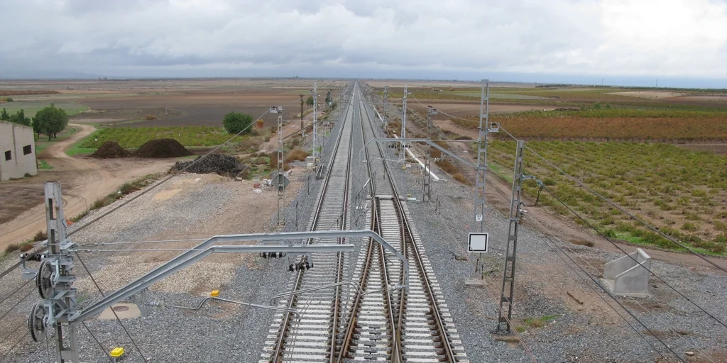 EuropaPress_4119023_lineas_ferrocarril-U28615422153kSM-1024x512@diario_abc.jpg