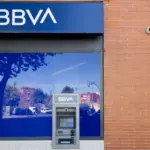 EuropaPress_6981736_sucursal_bbva_25_septiembre_2025_madrid_espana_fondo_comercio_positivo-U17113273.webp