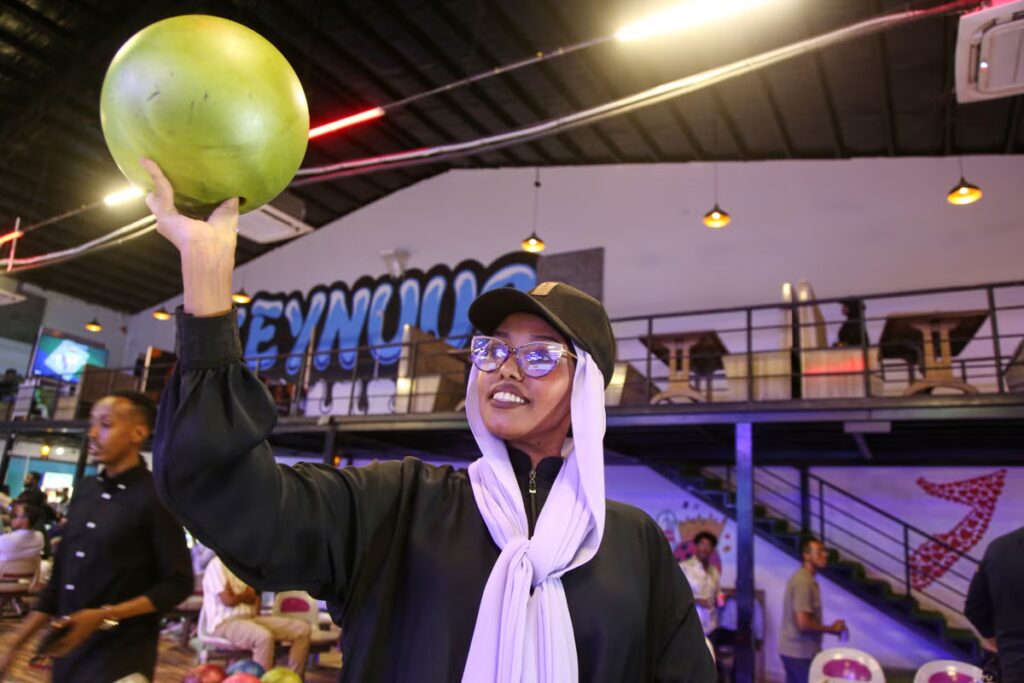 Somalia_Bowling_46471.jpg