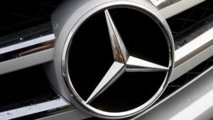 bxnack-mercedes-benz-car-dealership-630281682.jpg