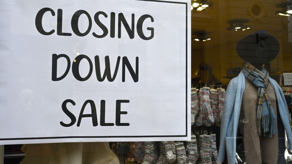 closing-sign-shopfront-window-store-1055822661_62a4ea.jpg