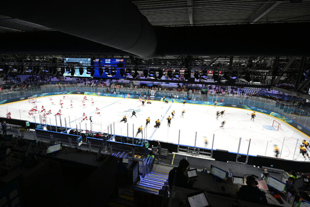 general-view-show-rink-prior-1058583868.jpg