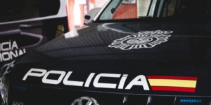 policia-coche-U67715382262Vor-1024x512@diario_abc.jpg