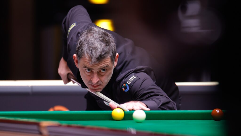 ronnie-osullivan-england-plays-shot-1054931288.jpg