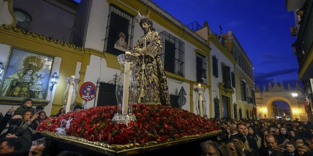 viacrucis-cristo-sentencia-U24504044237joW-1024x512@diario_abc.jpg